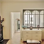 Sevres-Lecourbe Romantic Apartment T2 Paris15