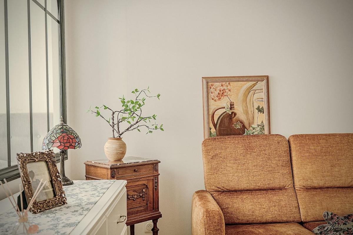 Sevres-lecourbe Romantic T2 Paris15 * Paris